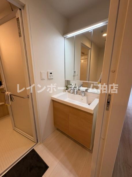 洗面設備　洗髪洗面化粧台です　※モデルルームです