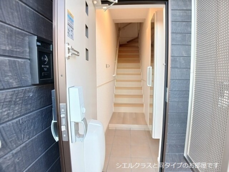 玄関　図面と現状に相違がある場合には現状を優先