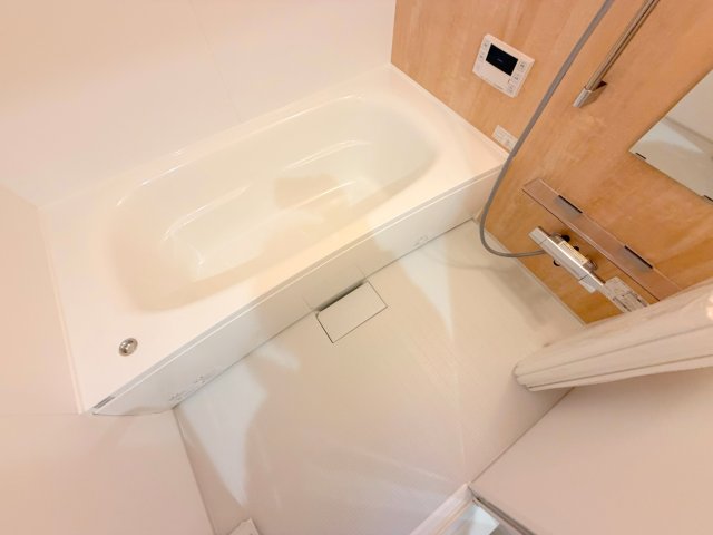 バス・シャワールーム　広めのお風呂は一日の疲れを癒してくれます。