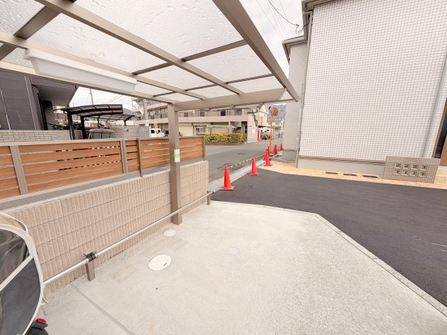 駐車場　敷地内には入居者専用の駐輪スペースもあります。