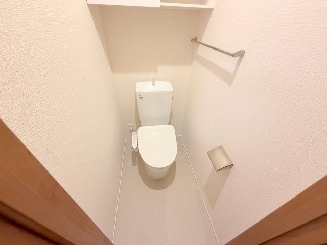 トイレ　綺麗なトイレにはウォシュレット標準装備です。
