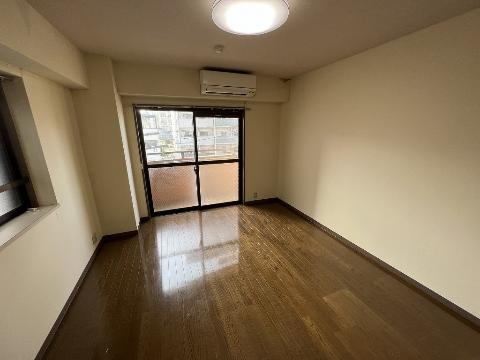 居室・リビング　室内