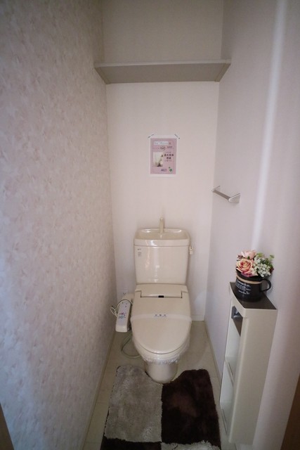 トイレ　備品は付きません。