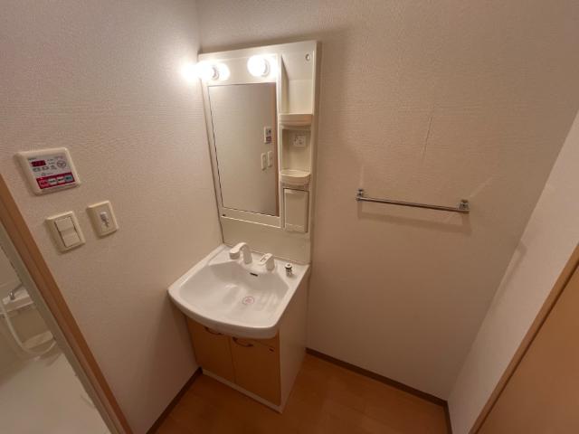 洗面設備　洗髪洗面化粧台