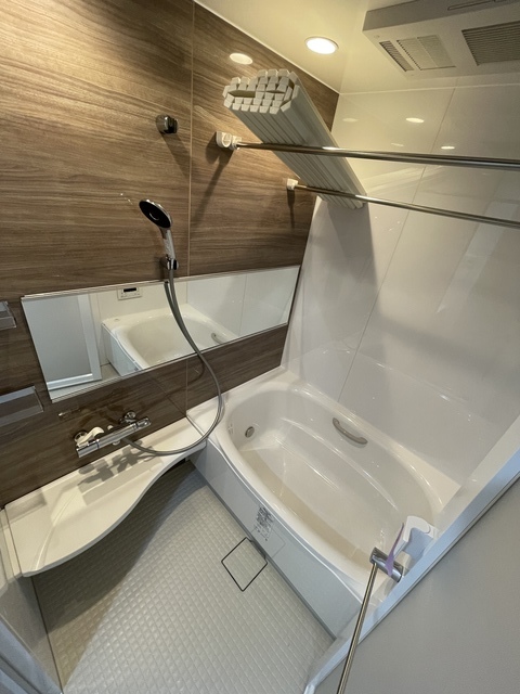 バス・シャワールーム　★追い焚き・浴室乾燥機付き★