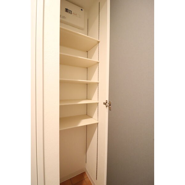 その他設備　シューズクローゼット付きです。