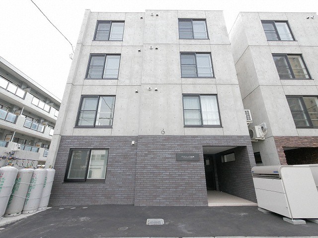 建物外観　☆地下鉄東西線【東札幌駅】まで徒歩6分！