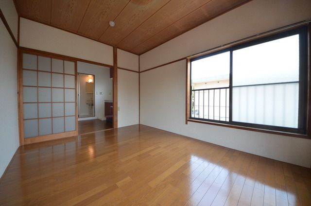 居室・リビング　☆明るい洋室です☆