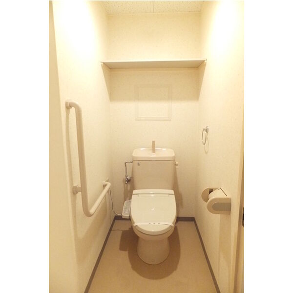 トイレ　ウォシュレット付きのトイレです♪