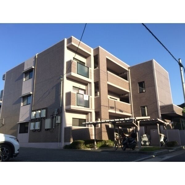 建物外観　オートロック付きで安心！宅配BOX付きで便利！