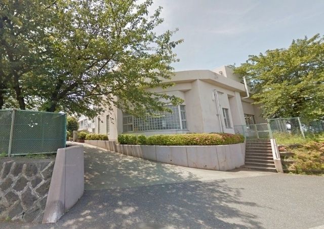 小学校　横浜市立汲沢小学校（小学校）まで866m