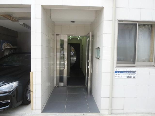 エントランス　清潔なエントランスです