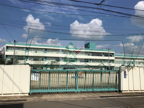 小学校　新座市立石神小学校（小学校）まで464m