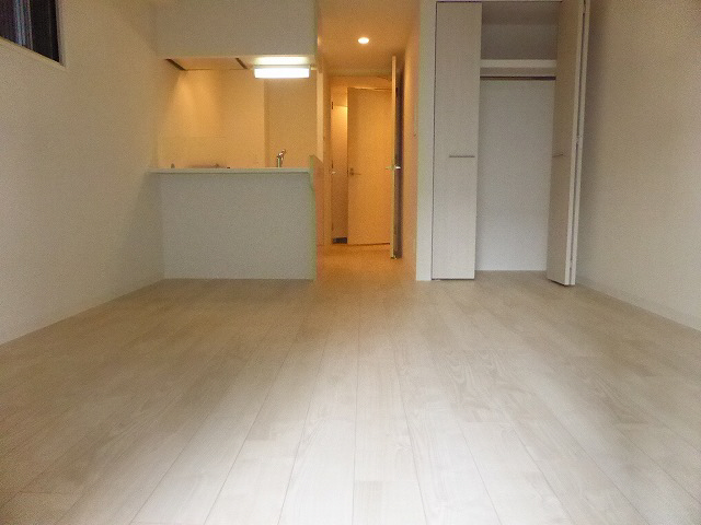 居室・リビング　写真は同マンションの別のお部屋のものです