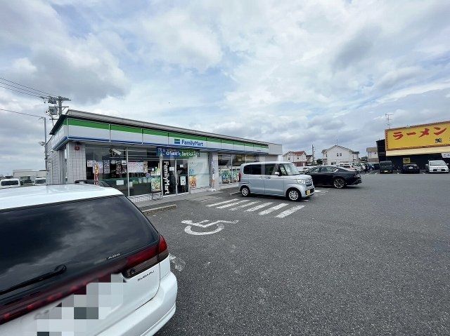 コンビニ　ファミリーマート美和高校前店（コンビニ）まで1353m