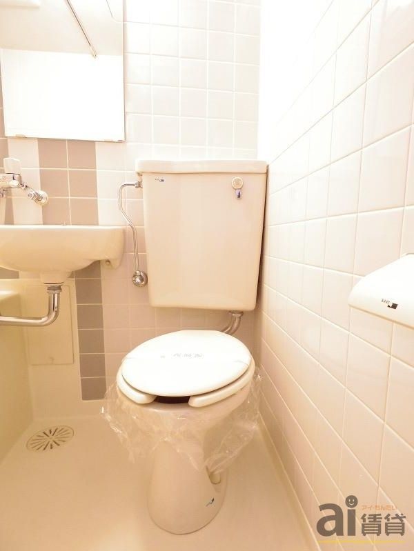 トイレ　※同仕様写真です