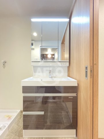 洗面設備　レジディア西天満　独立洗面台