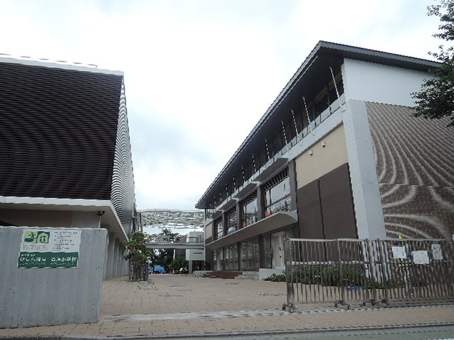 小学校　練馬区立谷原小学校（小学校）まで703m