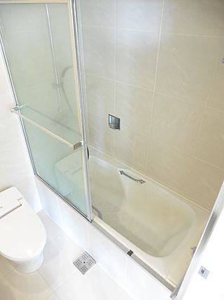 バス・シャワールーム　※別部屋の参考写真です。