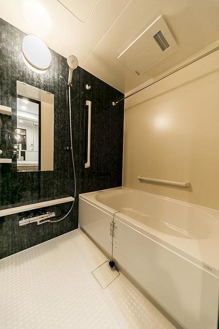 バス・シャワールーム　※写真は同タイプ住戸です。
