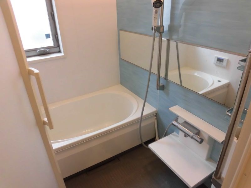 バス・シャワールーム　※他部屋参考写真