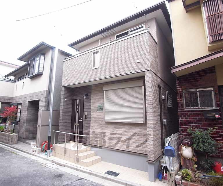 建物外観　閑静な住宅街に位置します。