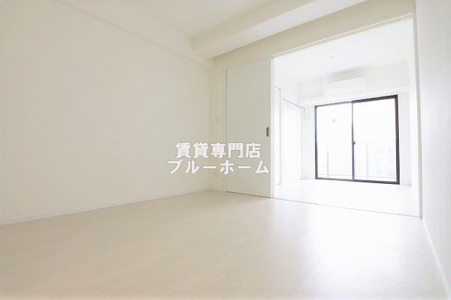 居室・リビング　8.4帖の広々としたリビング！