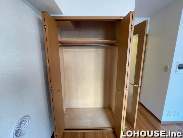 収納　※反転間取りの写真です。