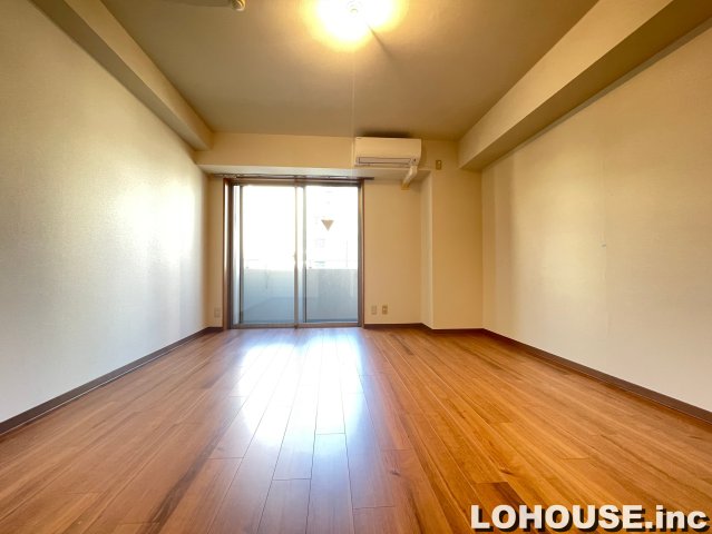 居室・リビング　※反転間取りの写真です。