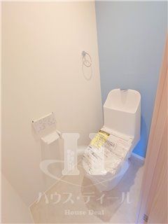 トイレ　別号室参考写真です