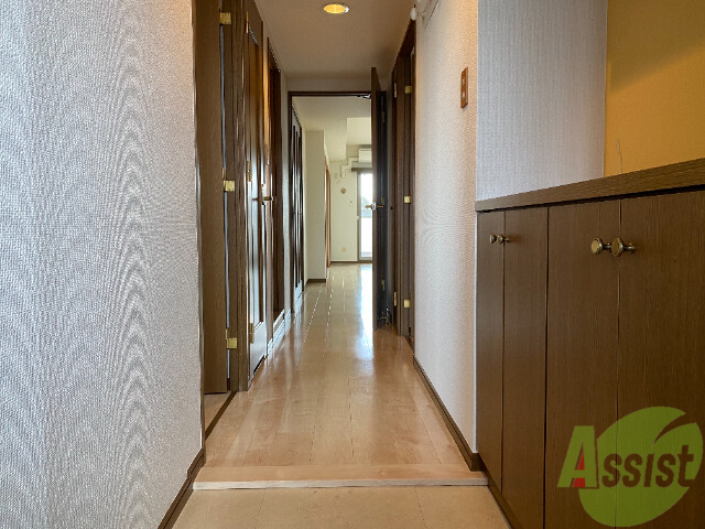 玄関　玄関の様子です。明るい印象ですね。気分もあがりそう。