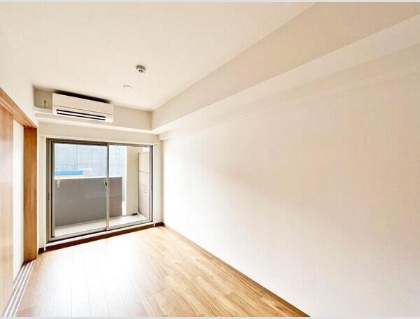 居室・リビング　※写真は同じマンションの違う部屋のものになります。反転タイプ