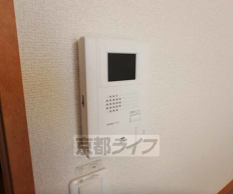 セキュリティ　鍵をかけたまま訪問者と会話ができます