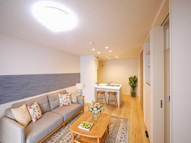 居室・リビング　CGで家具等を配置したもので家具等は含まれません