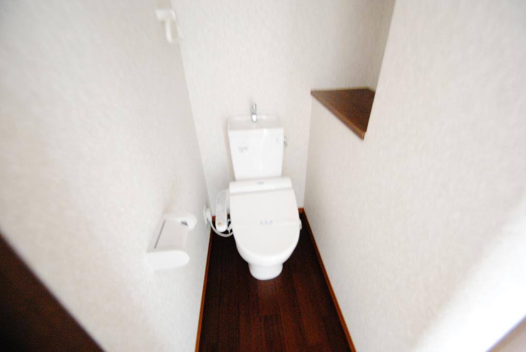 トイレ　ウォシュレット付き