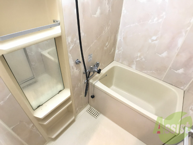 バス・シャワールーム　毎日の疲れを癒すバスタイム、ゆっくり浸かりたいですよね。