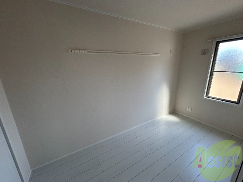 その他部屋・スペース　寝室には４．２帖の洋室をお使いください！使いやすい広さです！