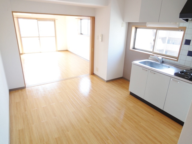 収納　同物件別号室のものです。