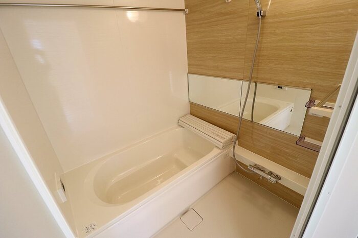 バス・シャワールーム　ゆったり過ごせるお風呂です