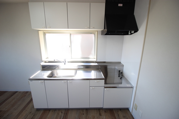 キッチン　吊戸有り！