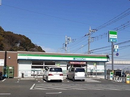 コンビニ　ファミリーマート（コンビニ）まで1000m