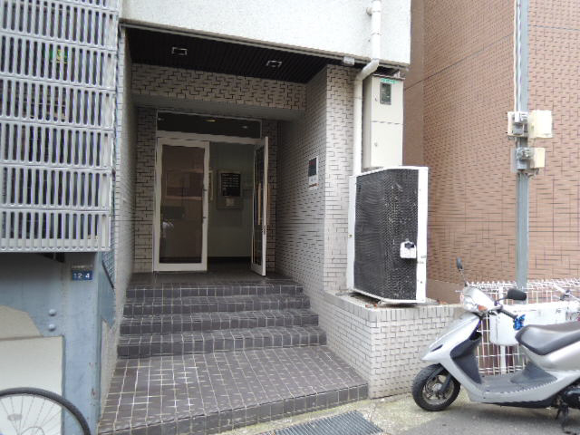 エントランス　ゆとりのあるエントランスです