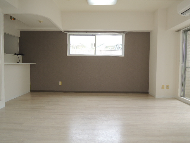 居室・リビング　写真は同マンションの別のお部屋のものです