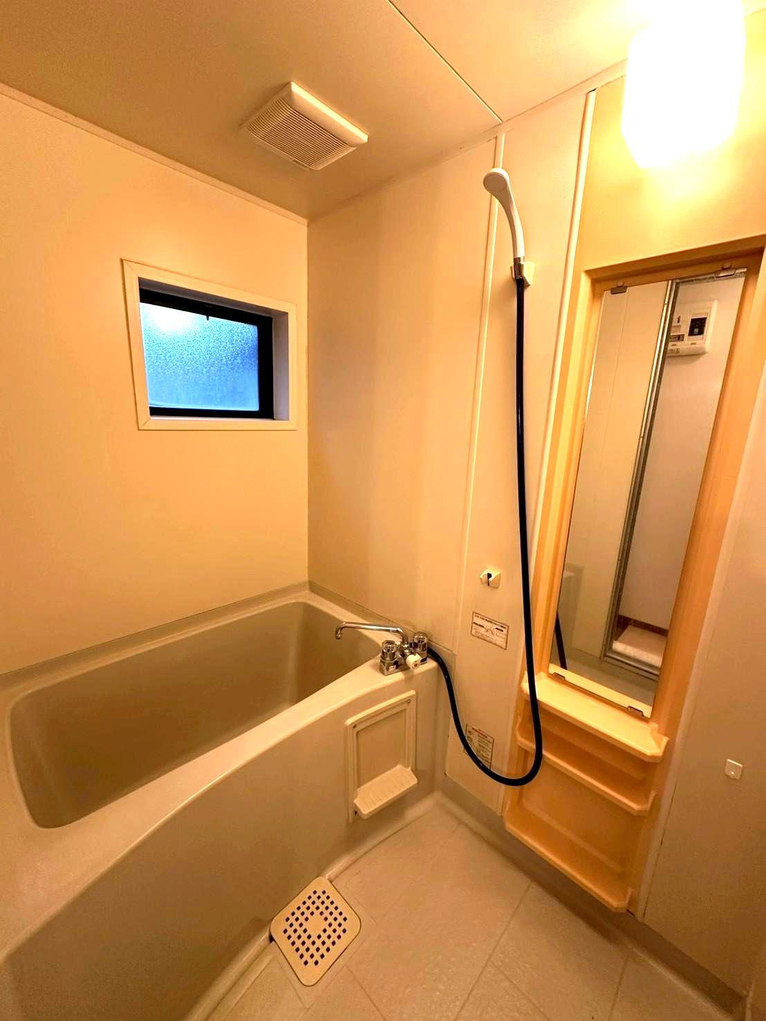 バス・シャワールーム　バス