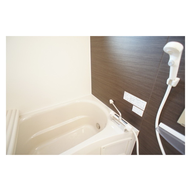 バス・シャワールーム　追焚完備で快適ですね