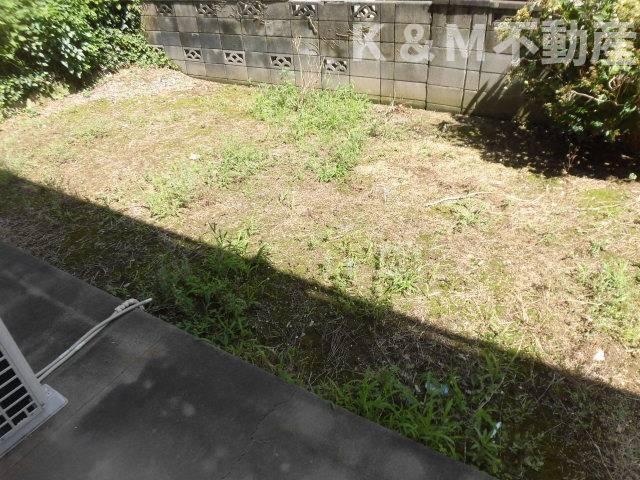 庭　お庭で自由な時間を過ごせます