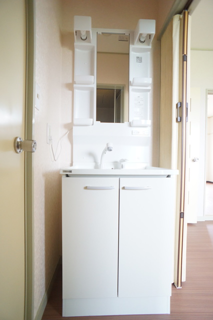 洗面設備　独立洗面台なら落ち着いて身支度ができます☆