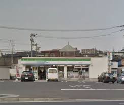 コンビニ　ファミリーマート小倉熊谷町店（コンビニ）まで715m