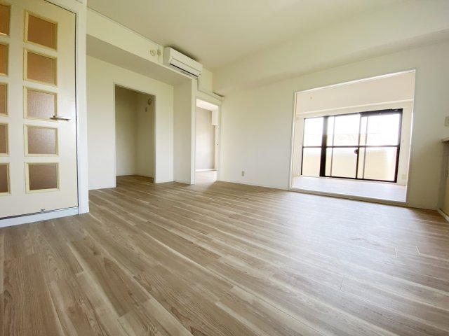 居室・リビング　別号室の参考写真です。