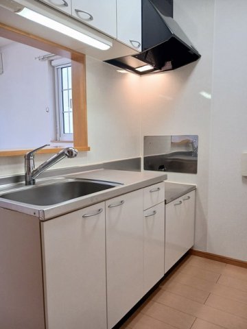 キッチン　コンパクトなキッチンで掃除もラクラク